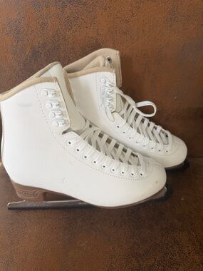 JACKSON White Women's Figure Ice Skates with Brown Sole